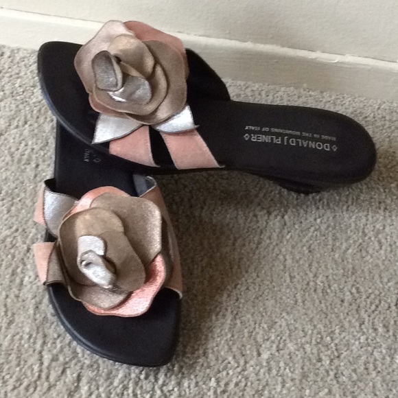 Donald Pliner Shoes - Donald Pliner Sandal